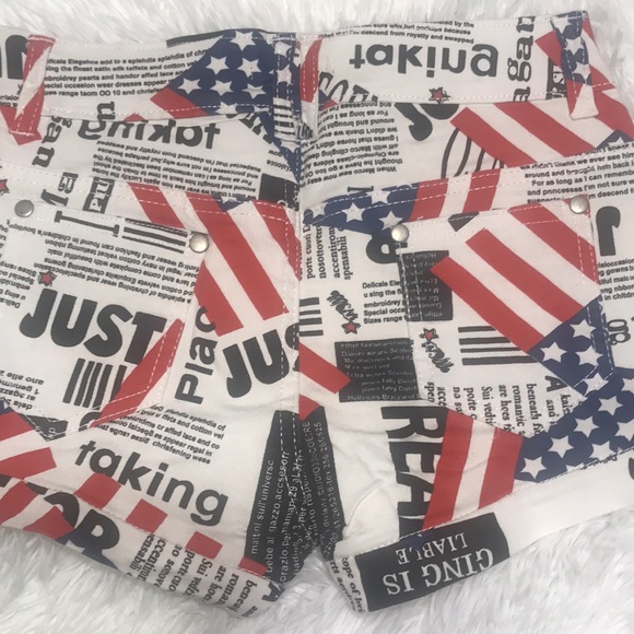 Flag Print Shorts - Picture 6 of 16